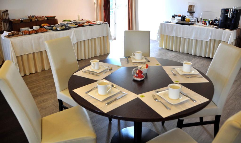 Relais De L'Abbaye Hotel Charlieu Ngoại thất bức ảnh