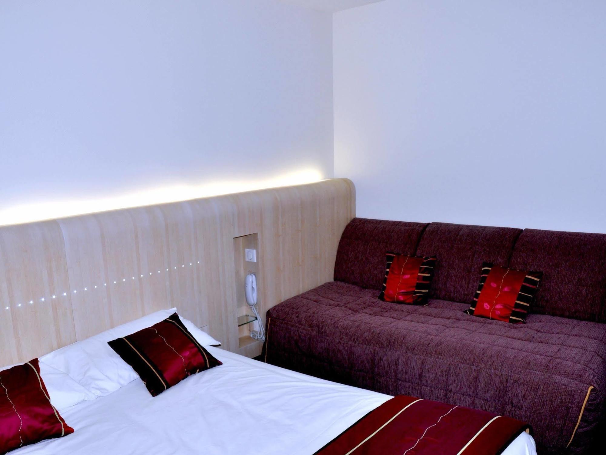 Relais De L'Abbaye Hotel Charlieu Ngoại thất bức ảnh