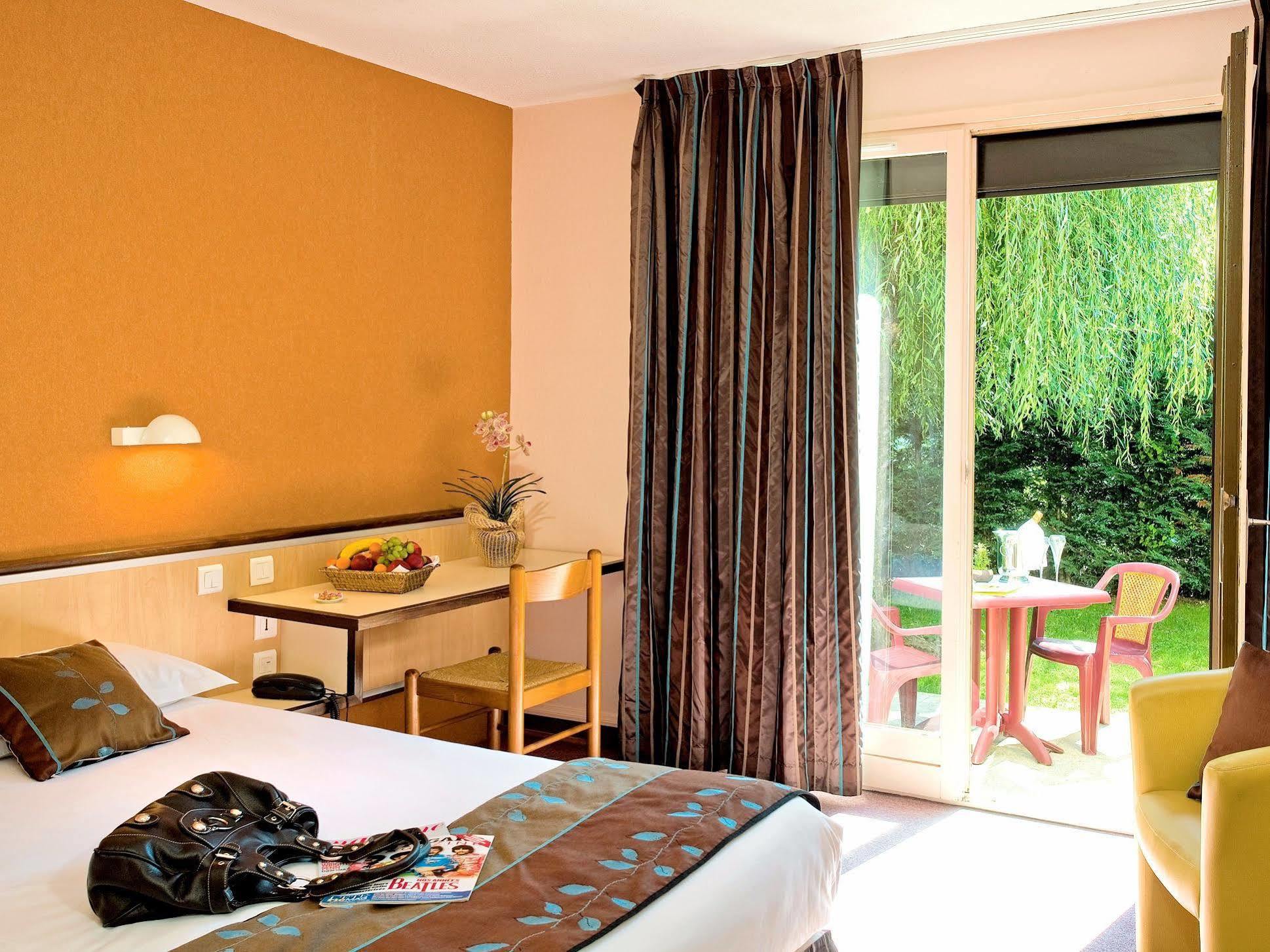 Relais De L'Abbaye Hotel Charlieu Ngoại thất bức ảnh
